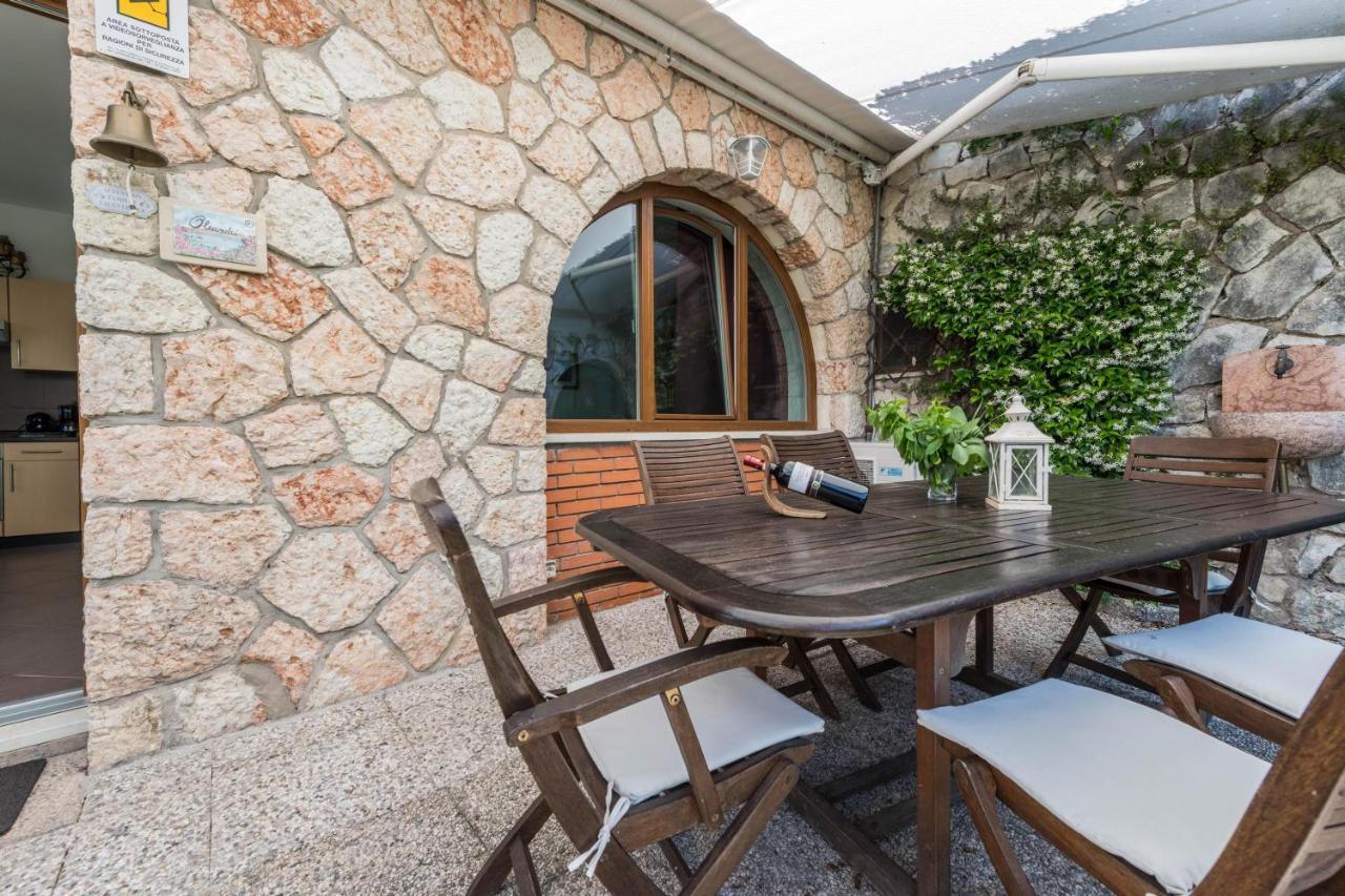 Residence La Mignon Oleandri Torri Del Benaco Exterior foto